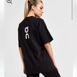 On Running Club Short Sleeve T-Shirt women’s X-Large